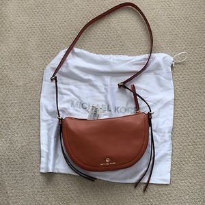 NWT MICHAEL KORS CAMDEN SMALL MESSENGER LEATHER CROSSBODY BAG